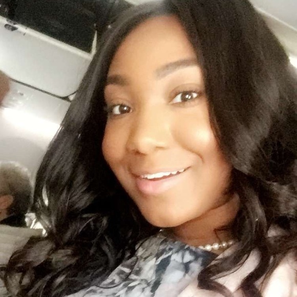 Meet your Posher, Alexandra - Picture 1 of 1